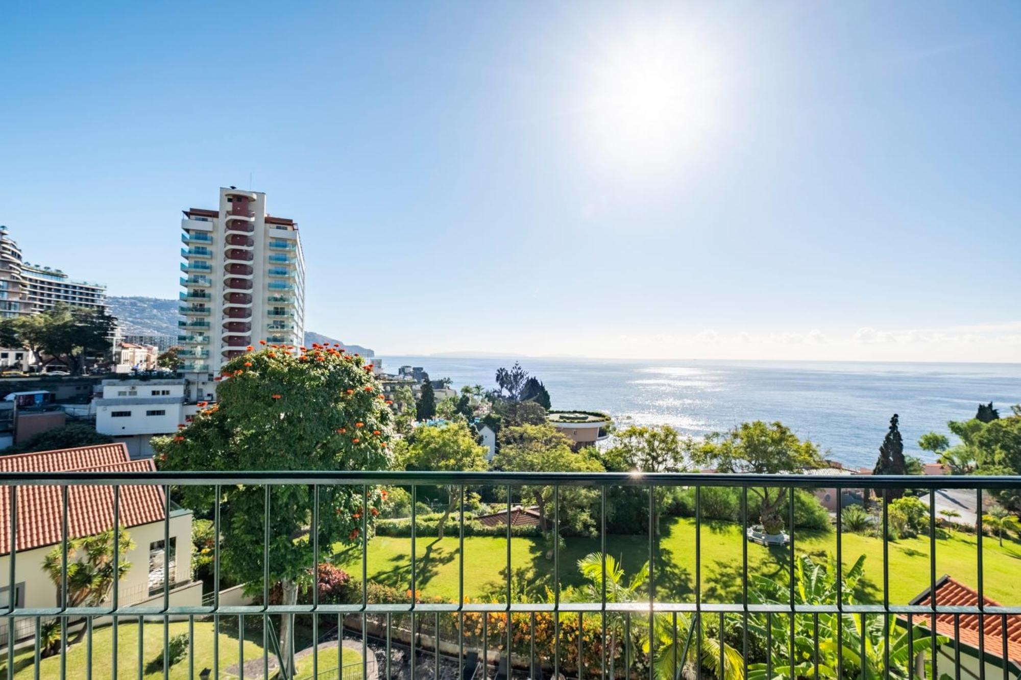 Ferienwohnung Luxury Oceanfront At Reid'S Gardens Funchal  Exterior foto